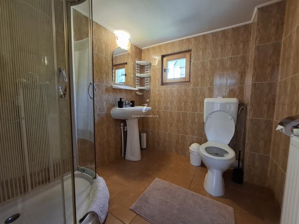 Camere de închiriat Casa Coraiu