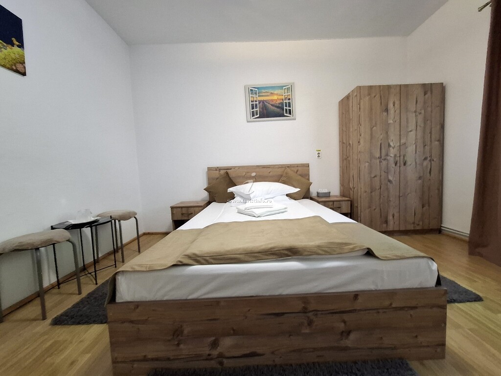 Camere de închiriat Casa Coraiu