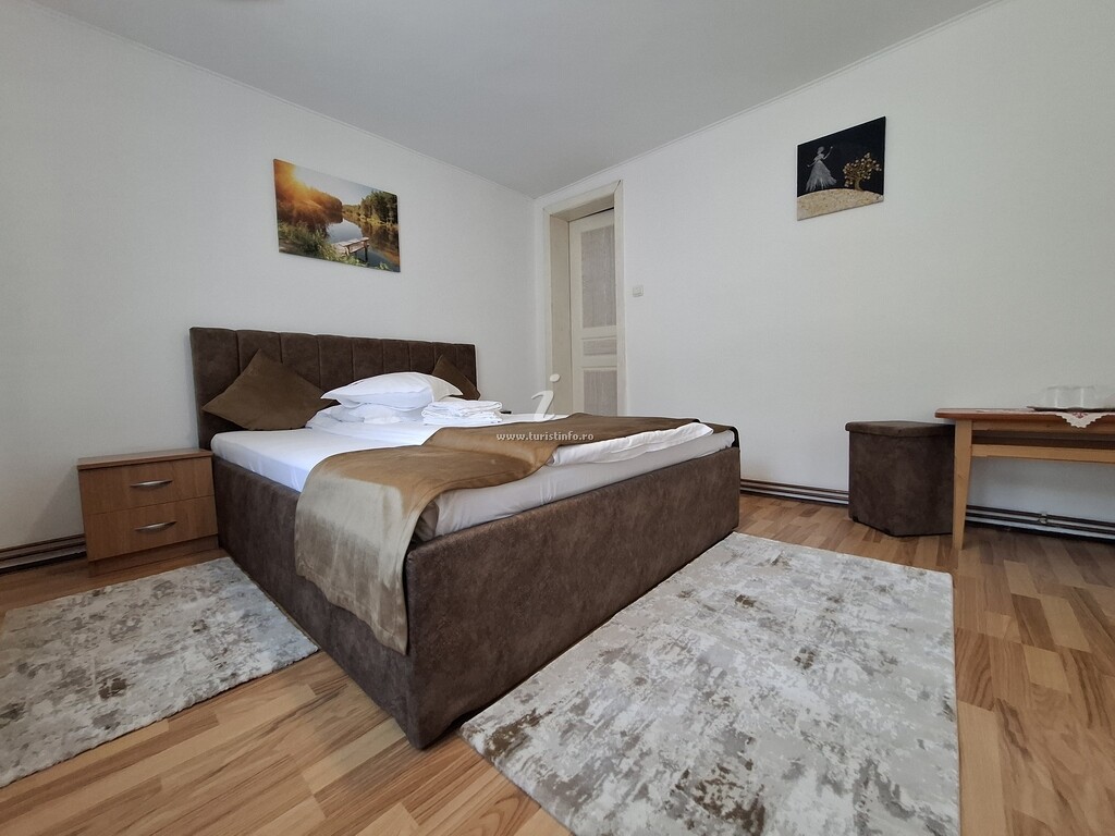 Camere de închiriat Casa Coraiu