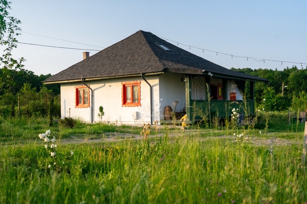 Pensiunea Căsuța cu Maci