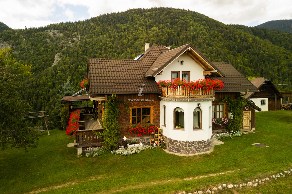 Cabana Muchia lui Gîrniță