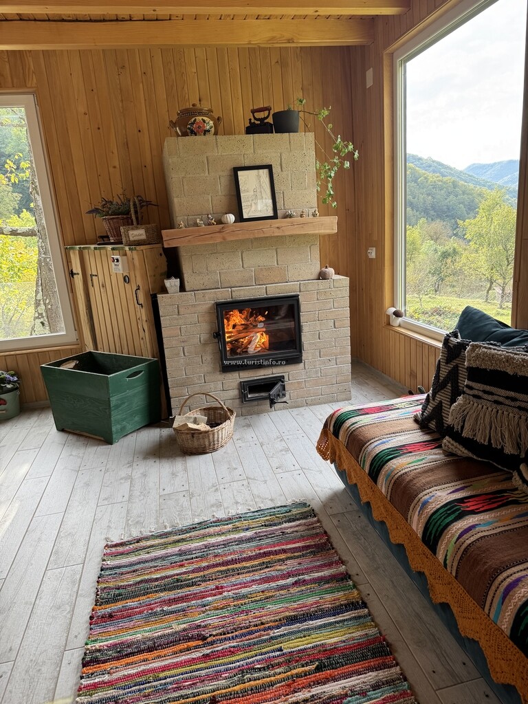 Cabana Magic Pine Nest
