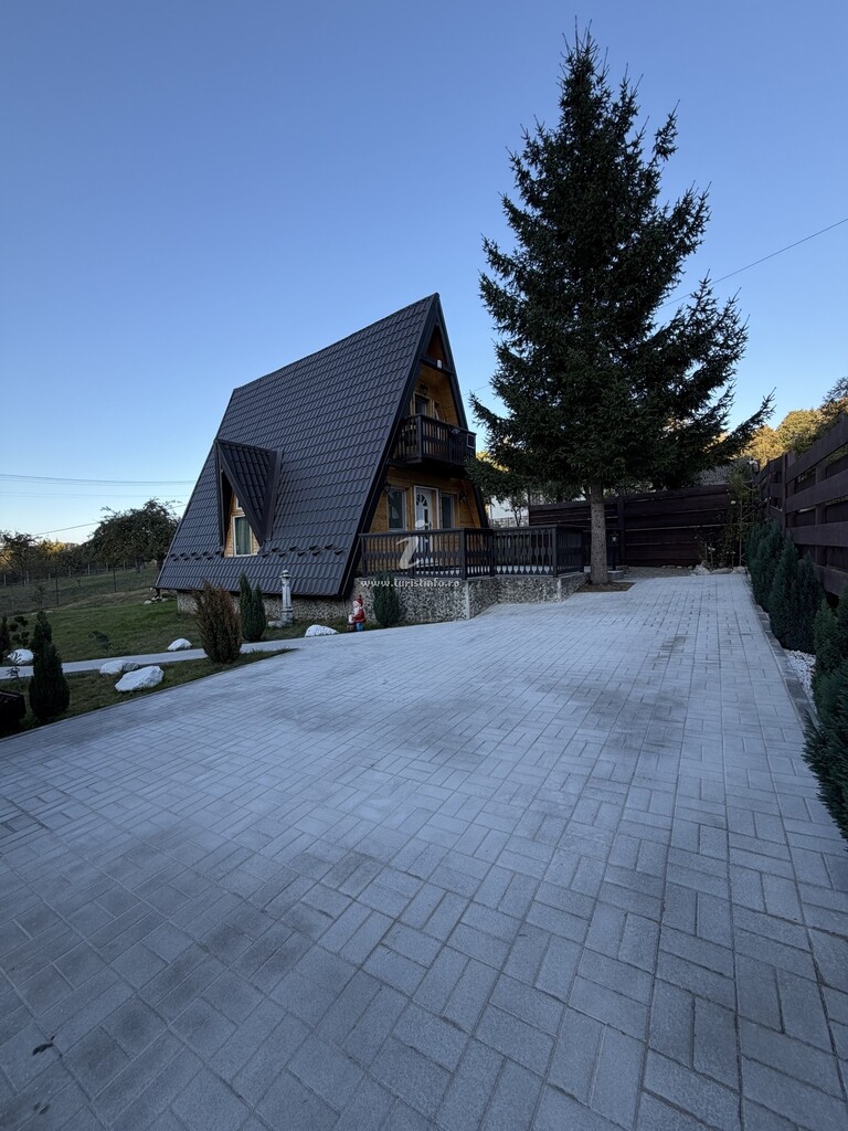 Winter Frame Chalet