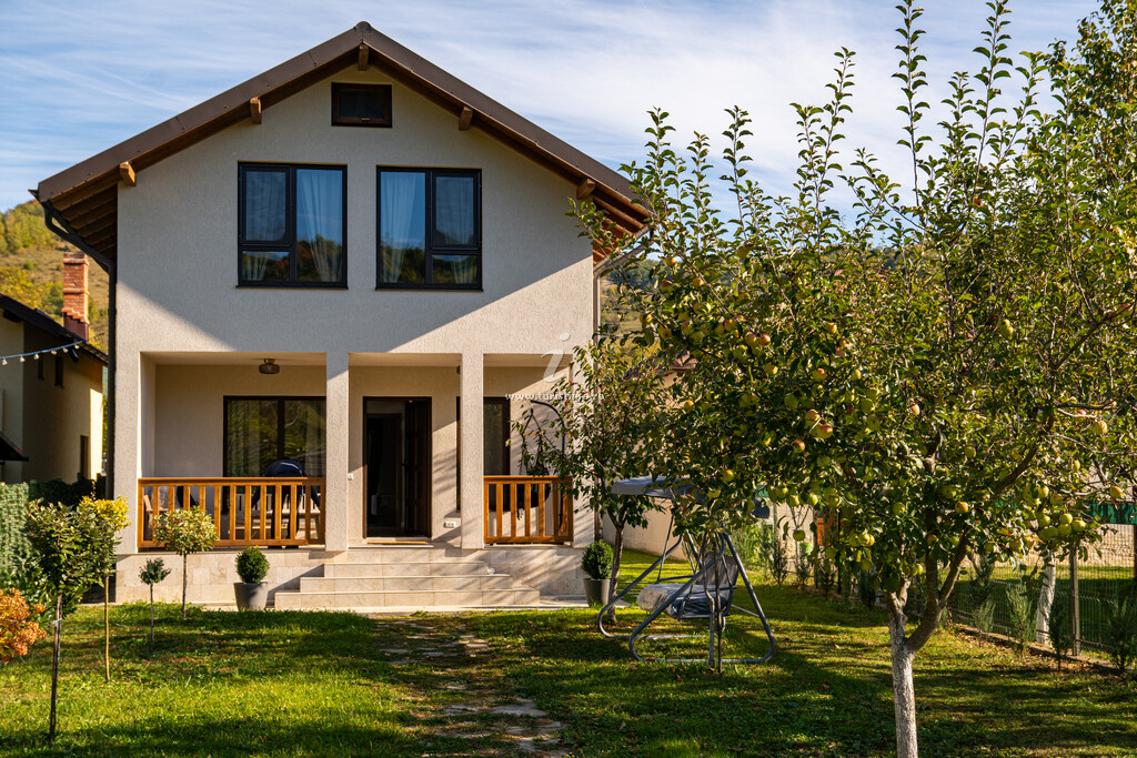Casa de vacanță Chris Home