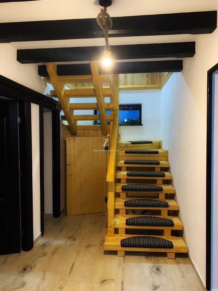Cabana Izvorul Miclăușa
