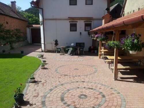 Pensiunea Radoiu Rustic