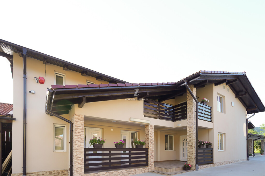Camere de închiriat Casa Teo