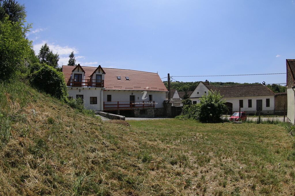 Pensiunea Nera House