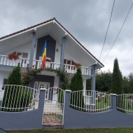 Casa Maria Costești